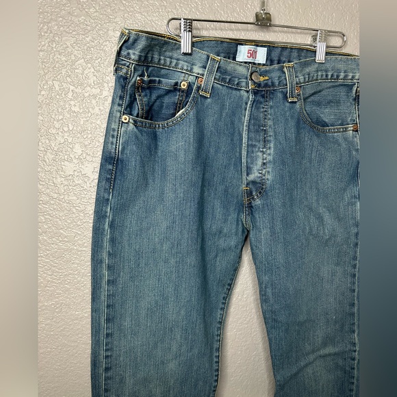LEVI’S 501 straight leg button fly Men’s Denim Jeans sz 33 x 34 - Picture 2 of 6